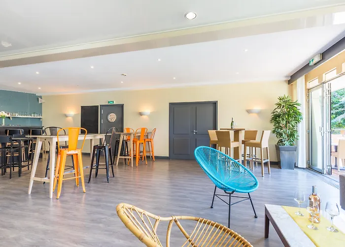 Hotel Brise de Mer - Piscine intérieure&extérieure Saint-Raphaël